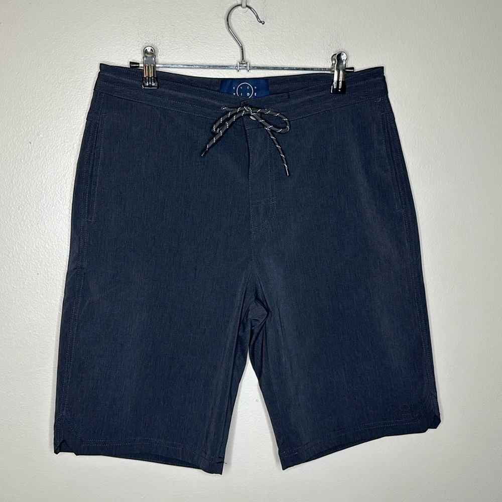 T38 Even Tide Lightweight Breathable Bermuda Shorts Mesh Pockets Size 29x10